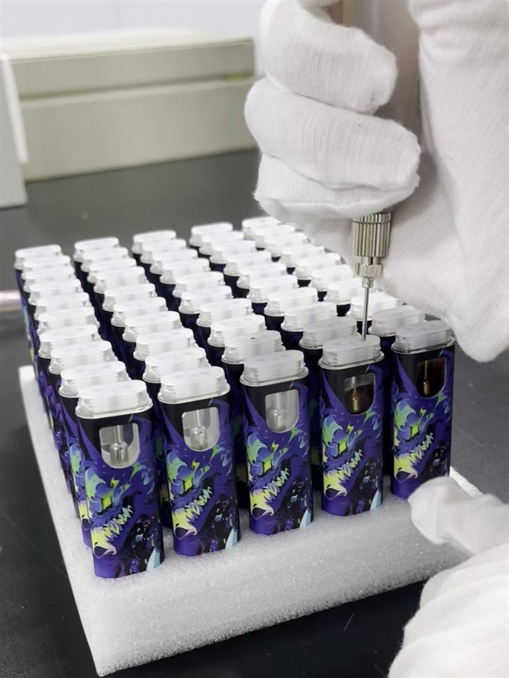 LA GT10 510 THC Hemp CBD Liquid Weed Carts Oil Filling Machine China Suppliers